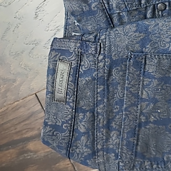 ***SOLD*** Women's Blank NYC Printed Spray On Skinny Jeans. - Picture 3 of 8